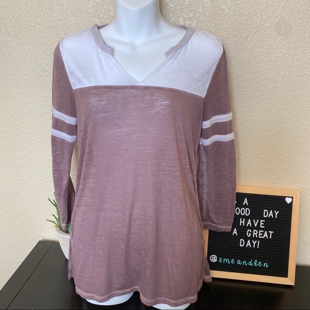 Maurices‎ raglan thin top athletic style stripes